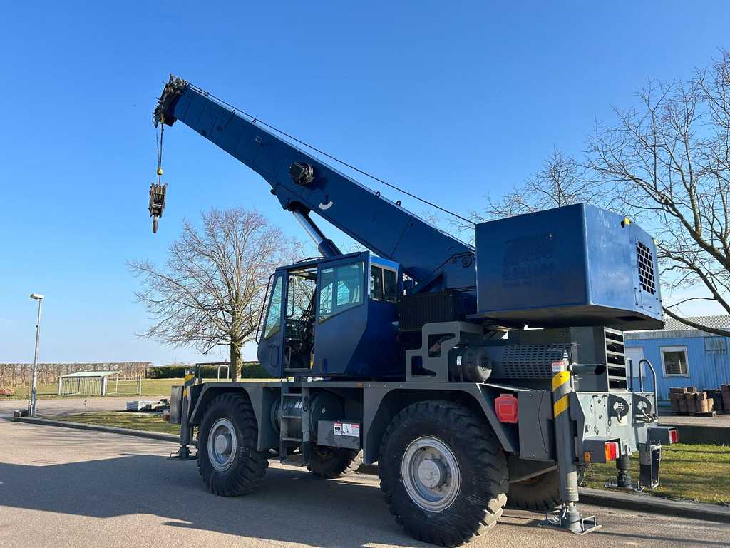 Grove RT 540E all-terrain crane