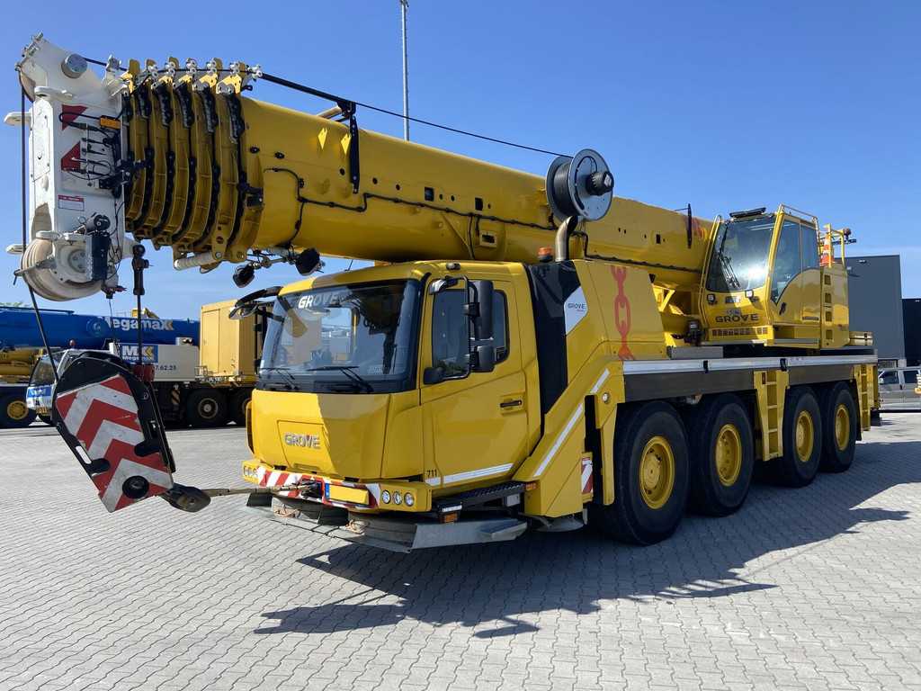 Grove GMK 4100L-1 all-terrain crane