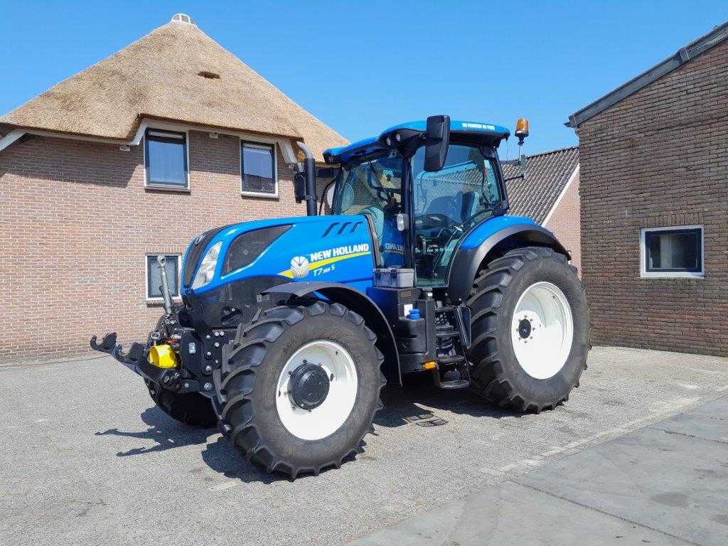 New Holland T7