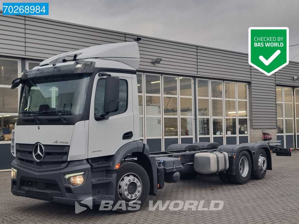 Mercedes Actros 2532 6X2 NEW Euro 6! ClassicSpace Navi Lenkachse