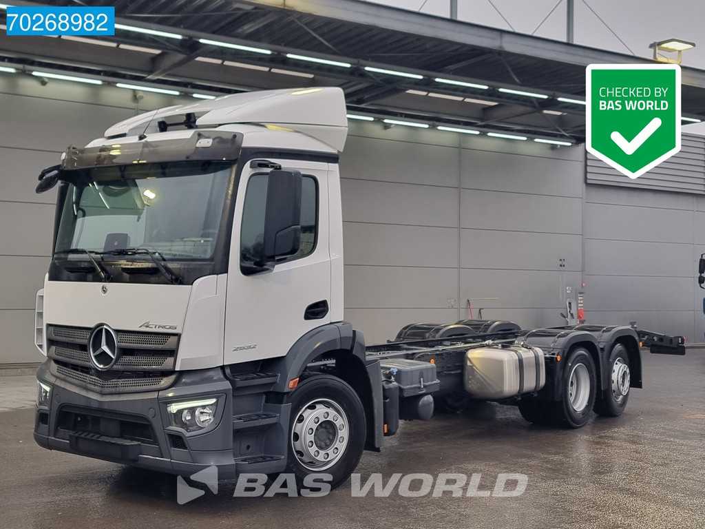 Mercedes Actros 2532 6X2 NEW Euro 6! ClassicSpace Navi Lenkachse
