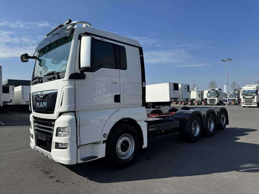 MAN TGX 35.640 8X4 315 TKM , 9 TONS FRONT,RET 9 tons front , pto, last axle steering , retarder HT2793