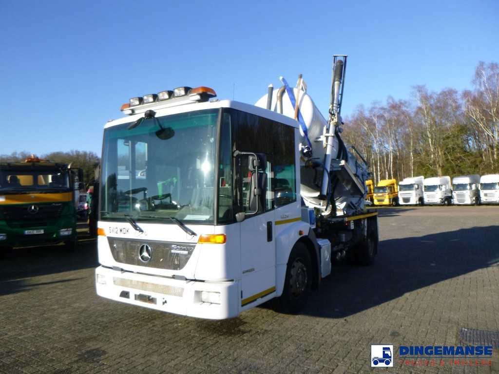 Mercedes Econic 1824 4x2 Whale vacuum tank 8.1 m3