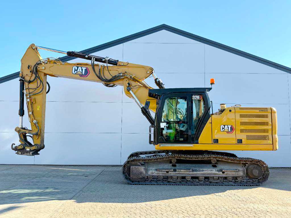 CAT 326 07A - Oilquick / Triple Boom / German Machine