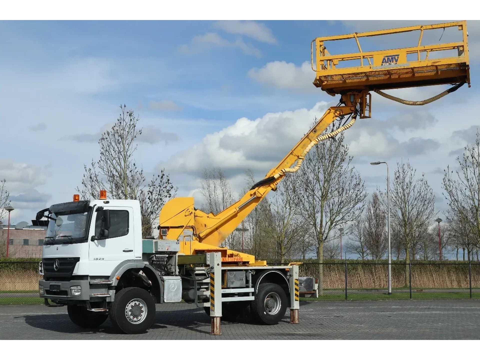 Mercedes-Benz Axor 1829 4X4 EURO 5 AMV LIFT/PLATFORM