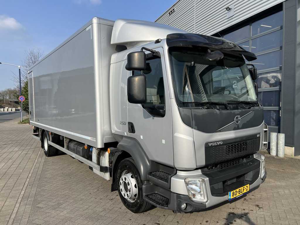 Volvo FL 250 4X2 16t NL / GESLOTEN LAADBAK + LAADKLEP / AIRCO / CAMERA / PA4690