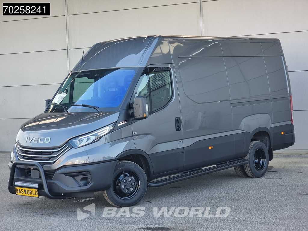 Iveco Daily 35C21 3.0L Automaat 2025model Black Edition L2H2 ACC Camera LED CarPlay Dubbellucht L2 12m3 Airco