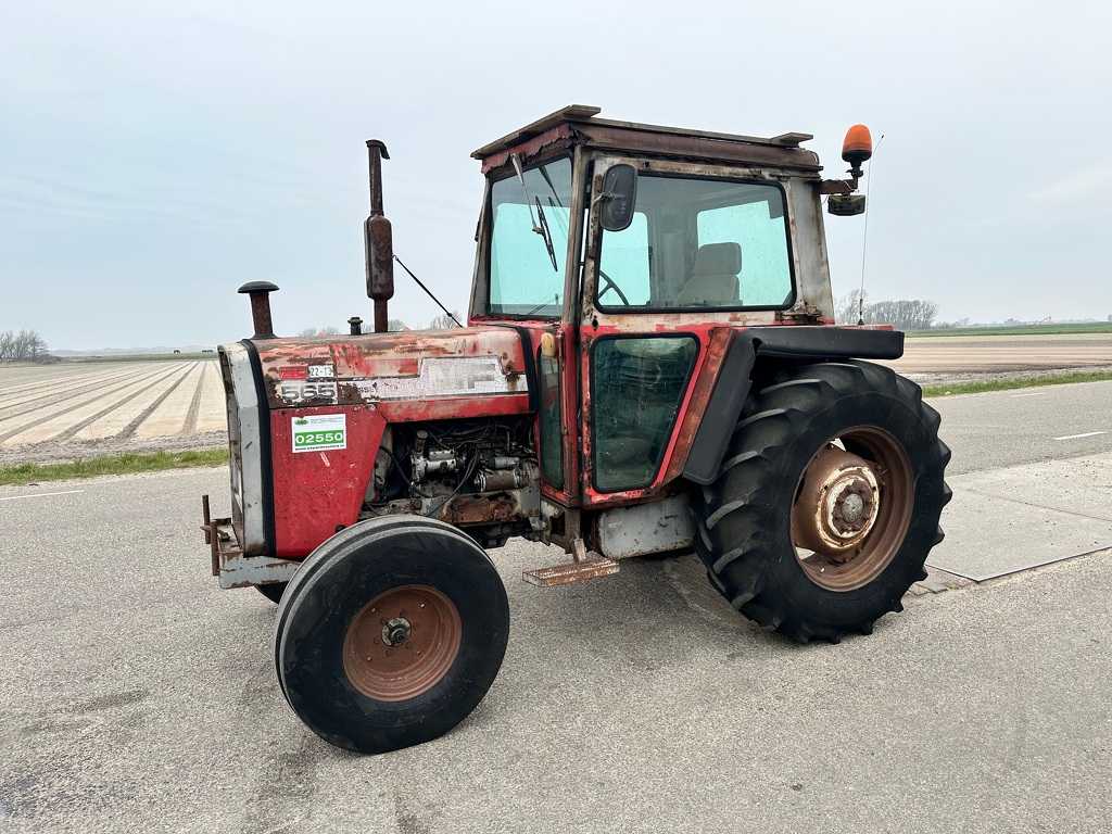 Massey Ferguson 565