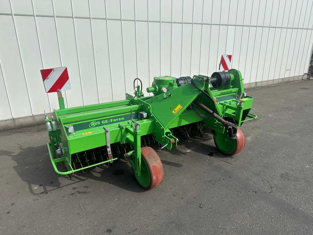 AVR GE-FORCE FARMER 4X75 ruggenfrees