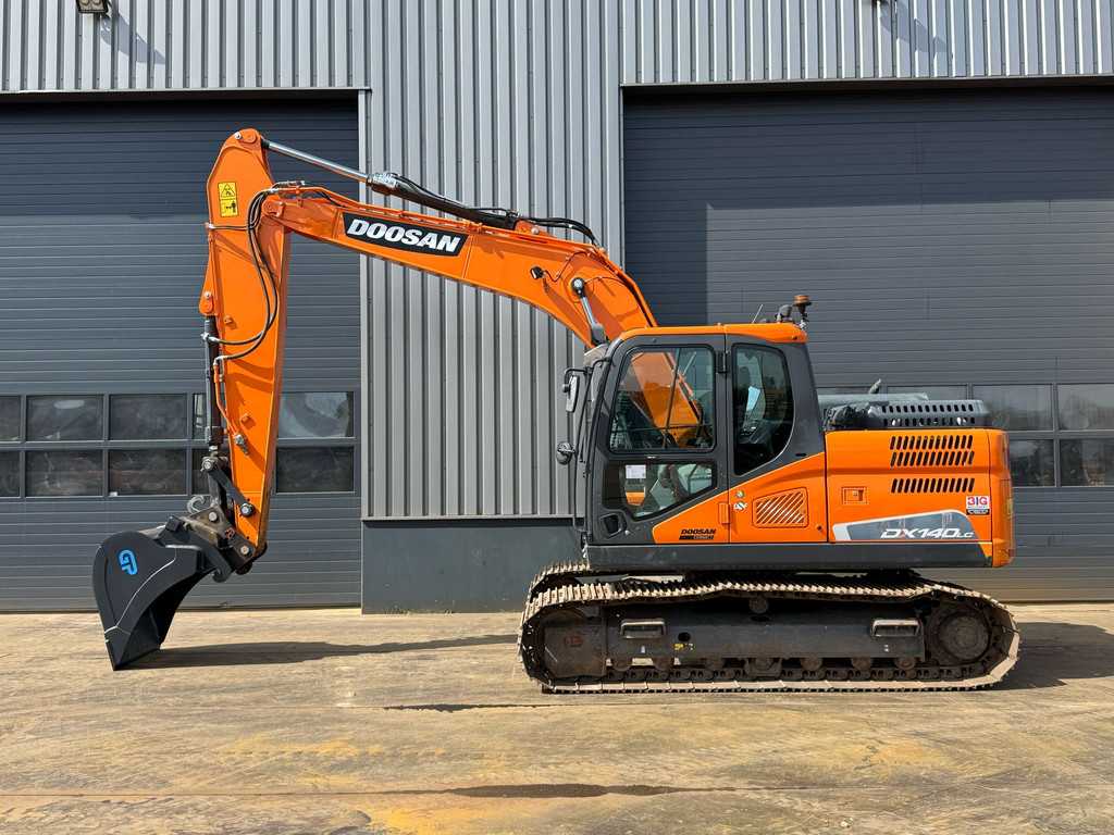 Doosan DX140LC-5 - CE / Verachtert CW30 - GP edge bucket