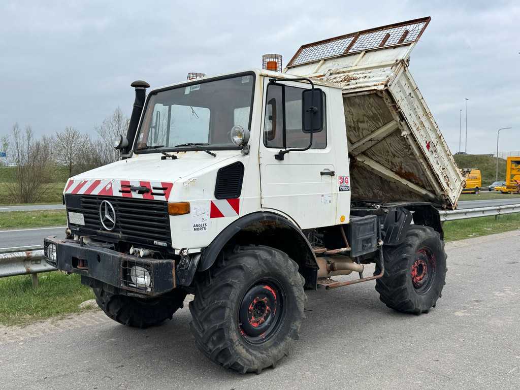 Mercedes Benz Unimog 1200 type 424 / Tipper
