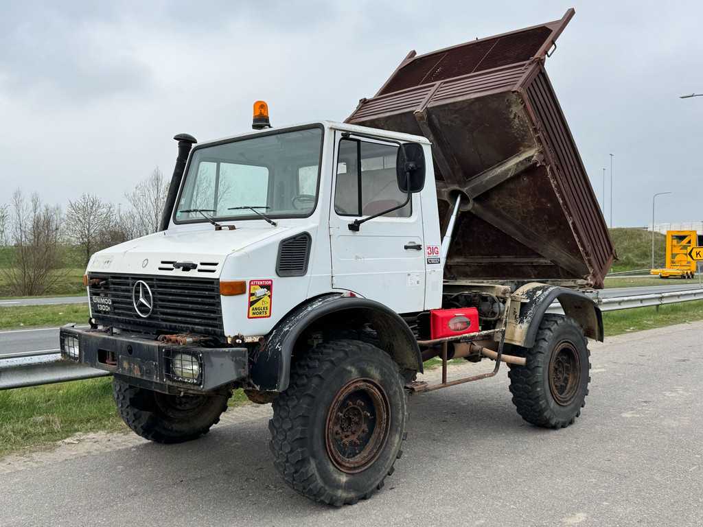 Mercedes Benz Unimog 1300 type 425 / Tipper
