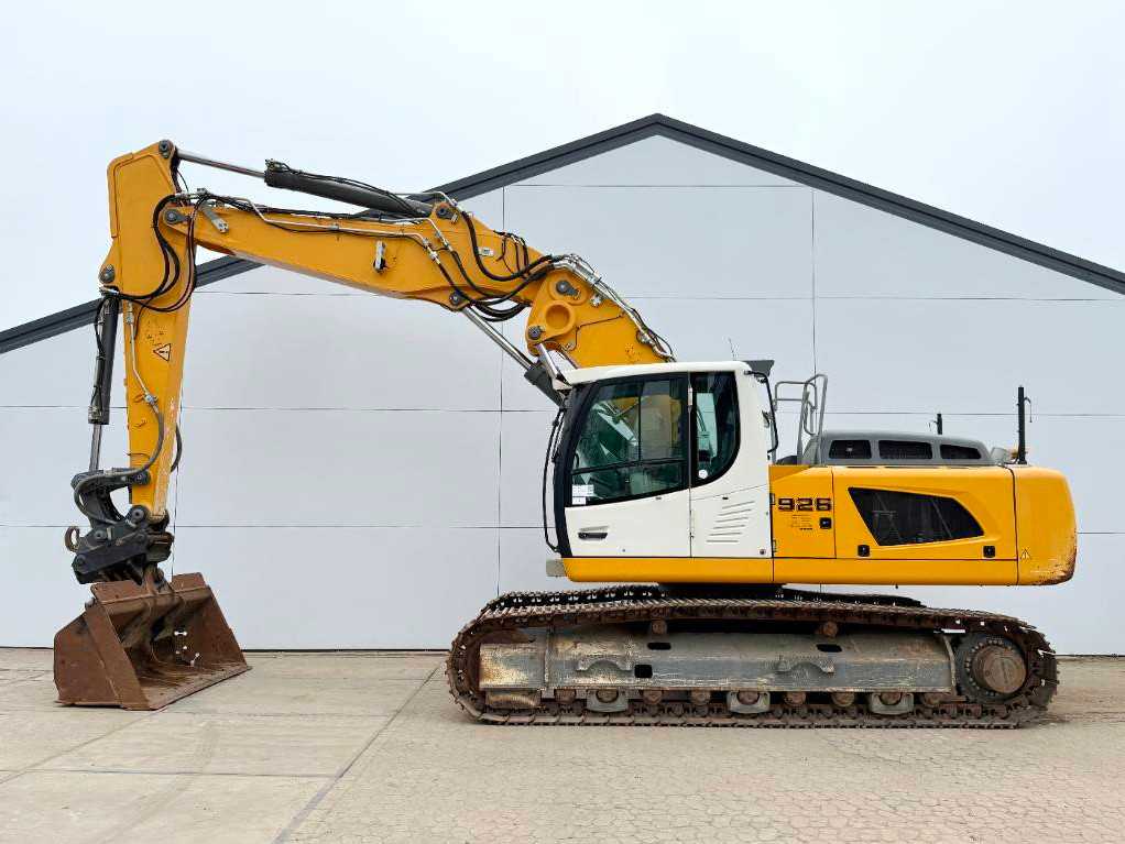 Liebherr R926LC - German Machine/ Oilquick / Tilting Bucket