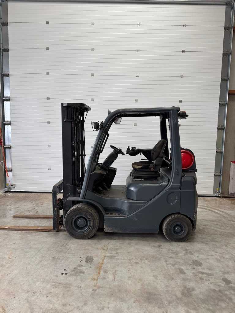 Toyota 1800KG LPG Triple sideshift heftruck
