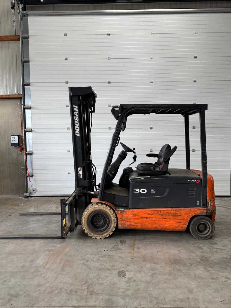Doosan 3ton elec triple