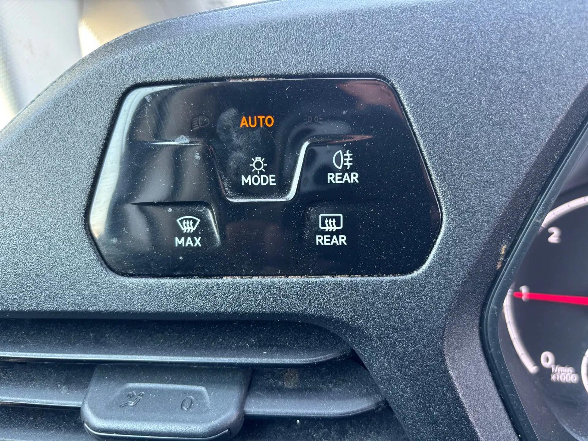 Foto 12 van Volkswagen 2.0TDI Cargo L1H1 Airco Cruisecontrol Applecarplay
