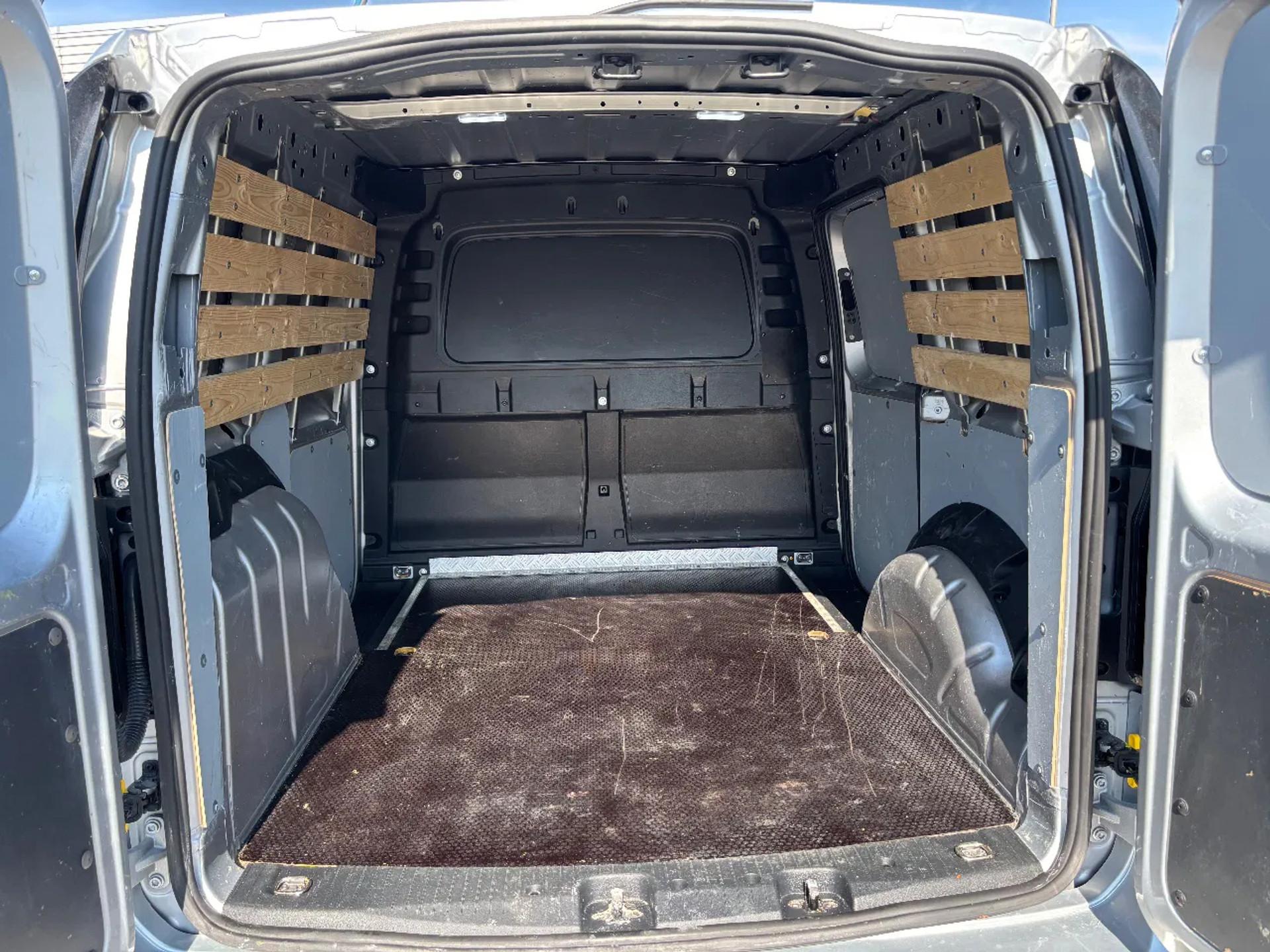 Foto 7 van Volkswagen 2.0TDI Cargo L1H1 Airco Cruisecontrol Applecarplay