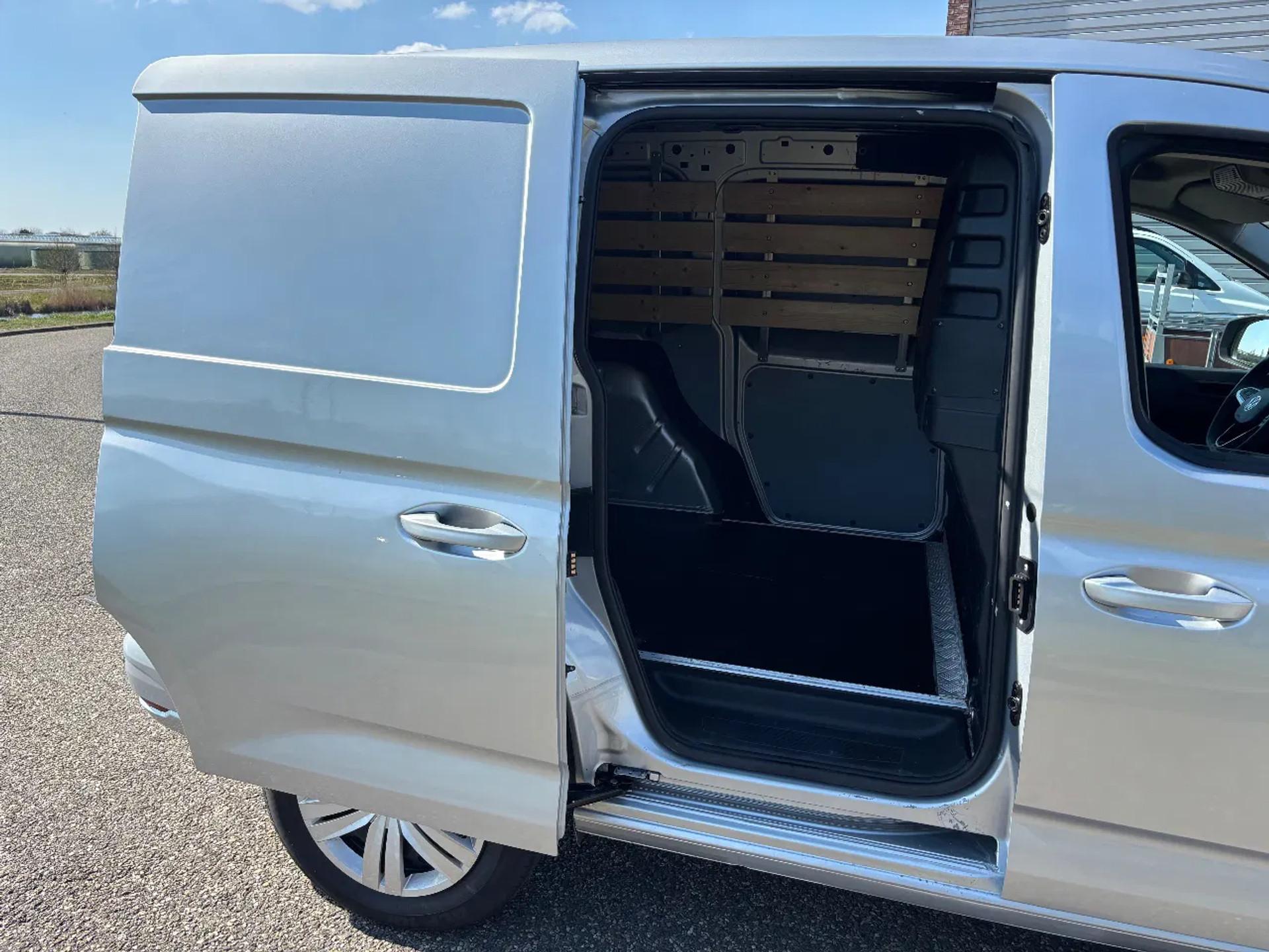 Foto 8 van Volkswagen 2.0TDI Cargo L1H1 Airco Cruisecontrol Applecarplay