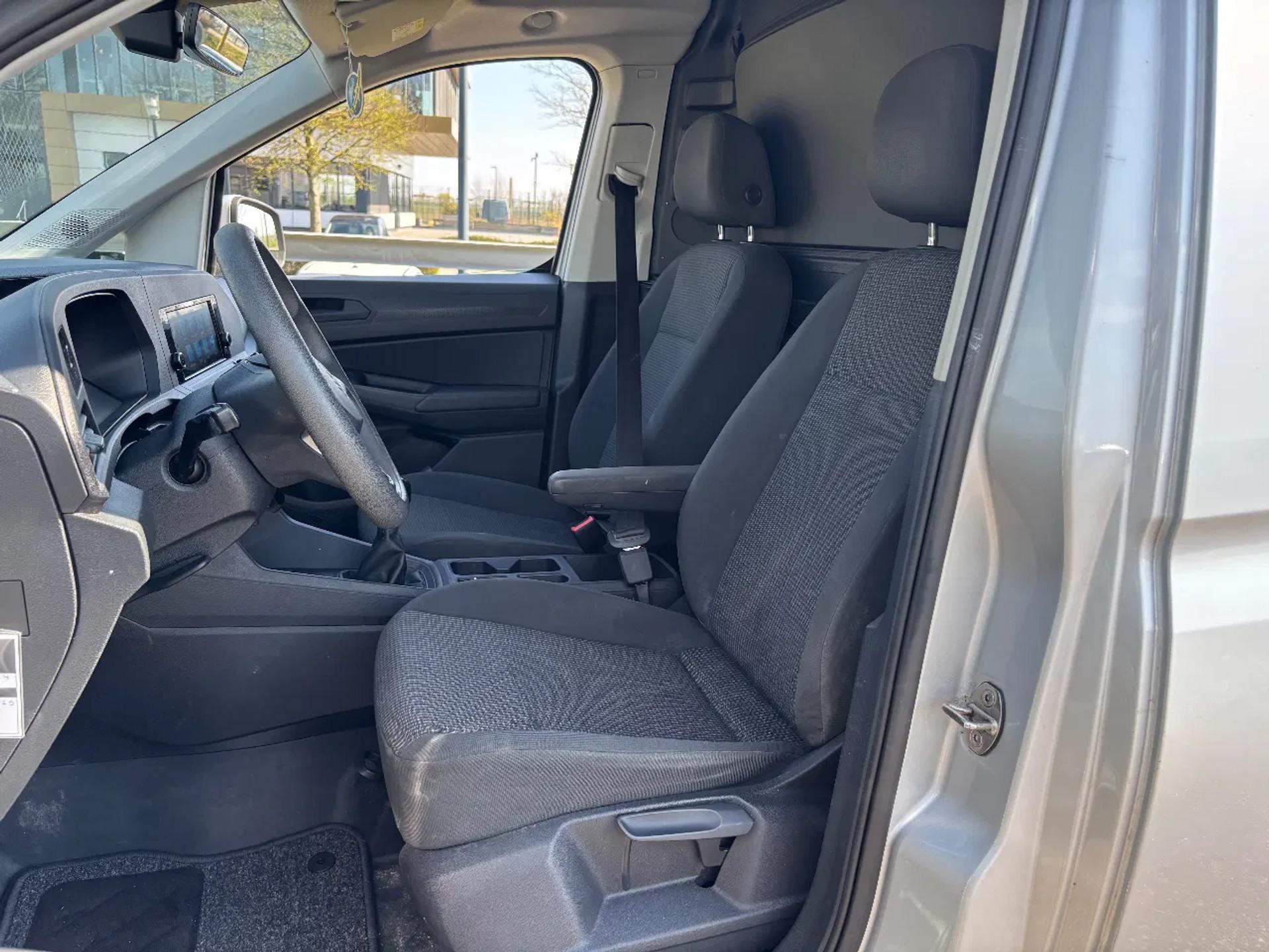 Foto 9 van Volkswagen 2.0TDI Cargo L1H1 Airco Cruisecontrol Applecarplay