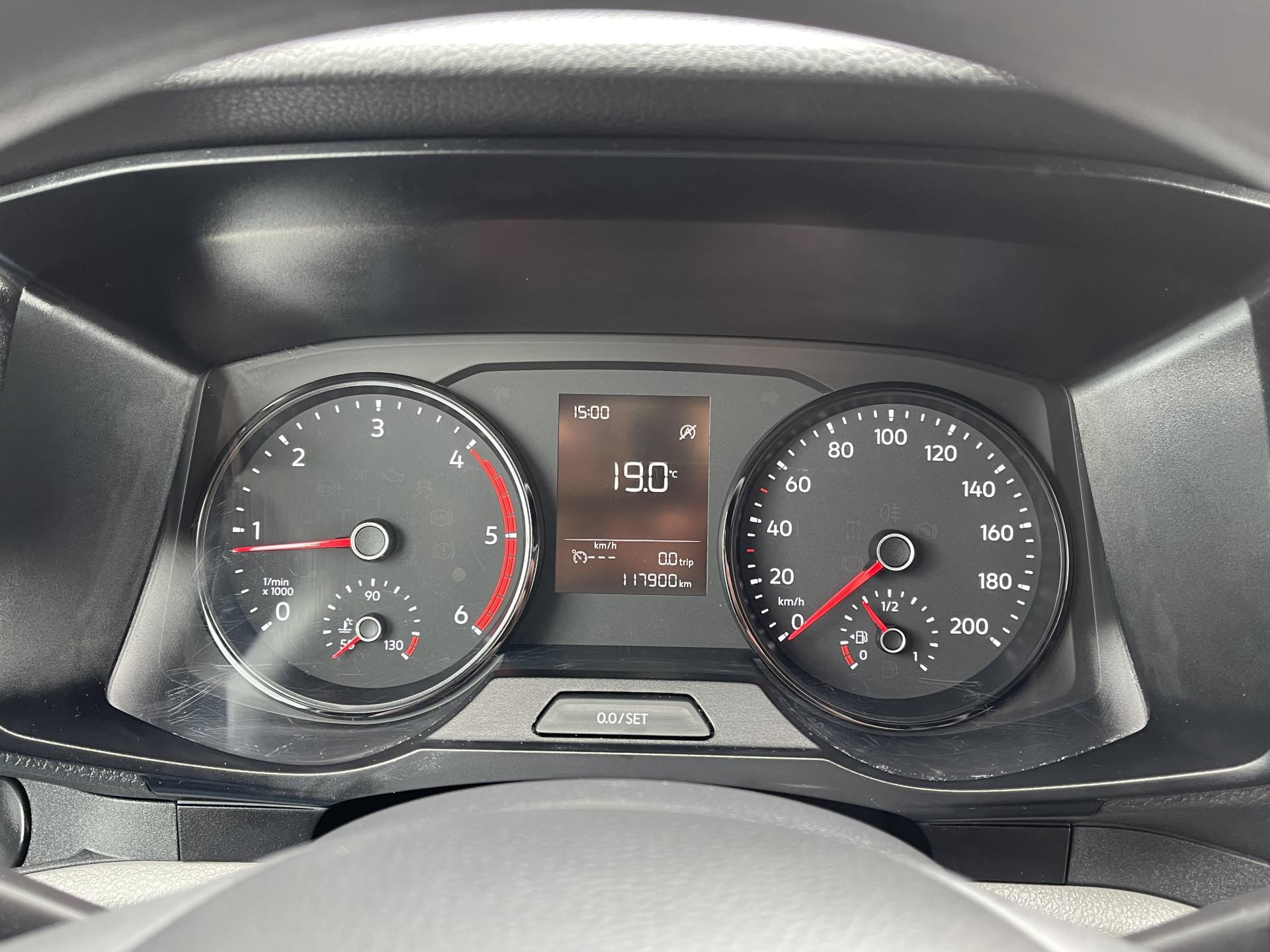 Foto 11 van Volkswagen Crafter 2.0 TDI / L3H3 / ORIG. NL / NETTE BUS / CRUISE CONTROL / 3-ZITS / BLUETOOTH