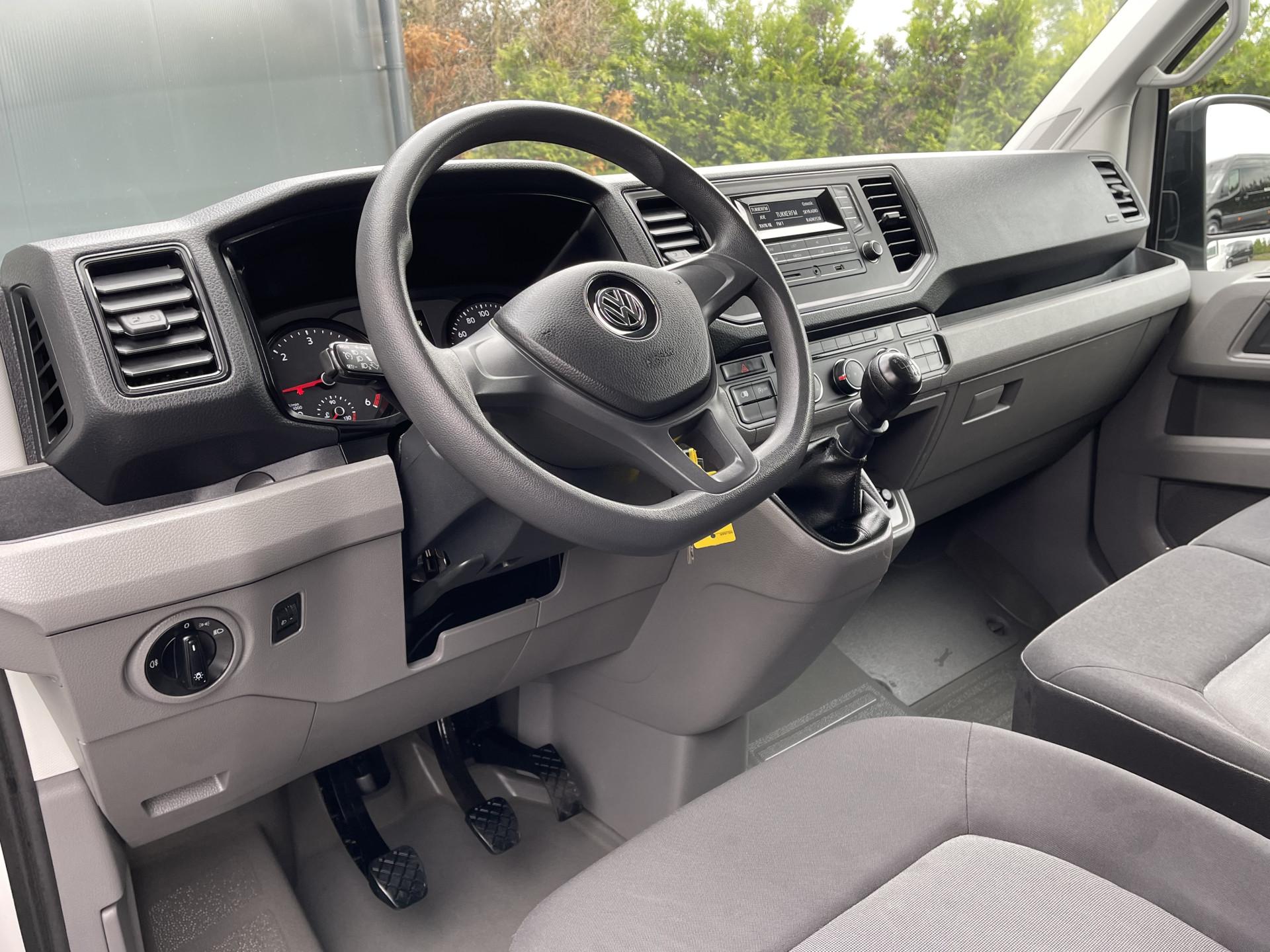Foto 6 van Volkswagen Crafter 2.0 TDI / L3H3 / ORIG. NL / NETTE BUS / CRUISE CONTROL / 3-ZITS / BLUETOOTH