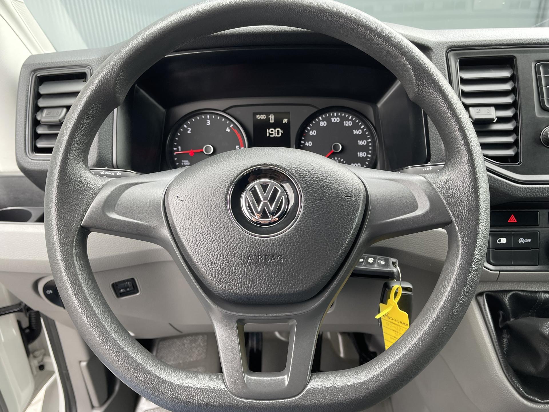 Foto 9 van Volkswagen Crafter 2.0 TDI / L3H3 / ORIG. NL / NETTE BUS / CRUISE CONTROL / 3-ZITS / BLUETOOTH