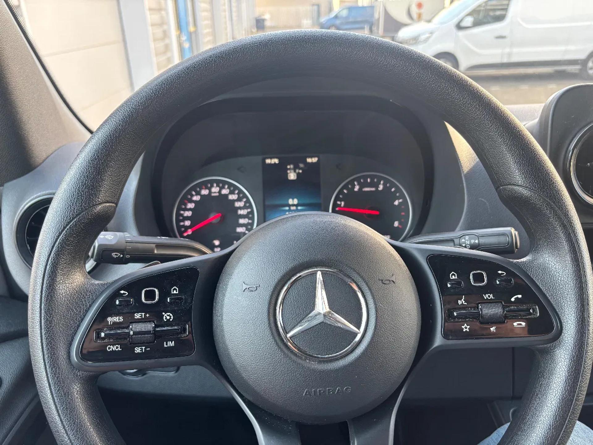 Foto 14 van Mercedes-Benz 317CDI L2H2 Automaat Airco Applecarplay Cruisecontrol BPM VRIJ