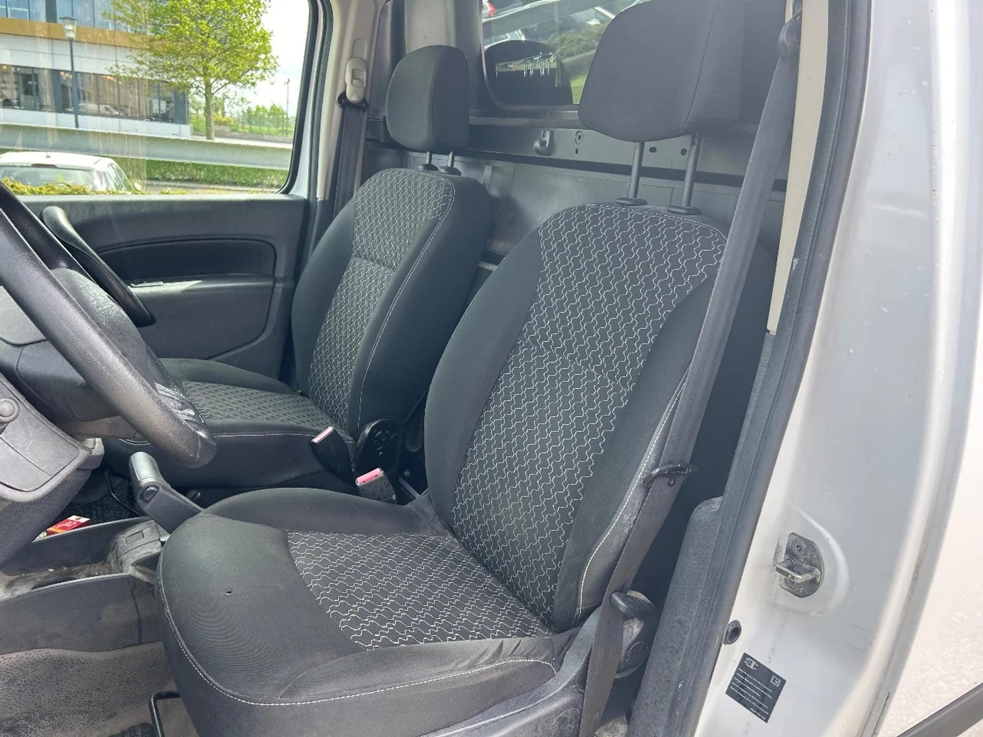 Foto 9 van Renault Kangoo 1.5DCI Airco Cruisecontrol Trekhaak