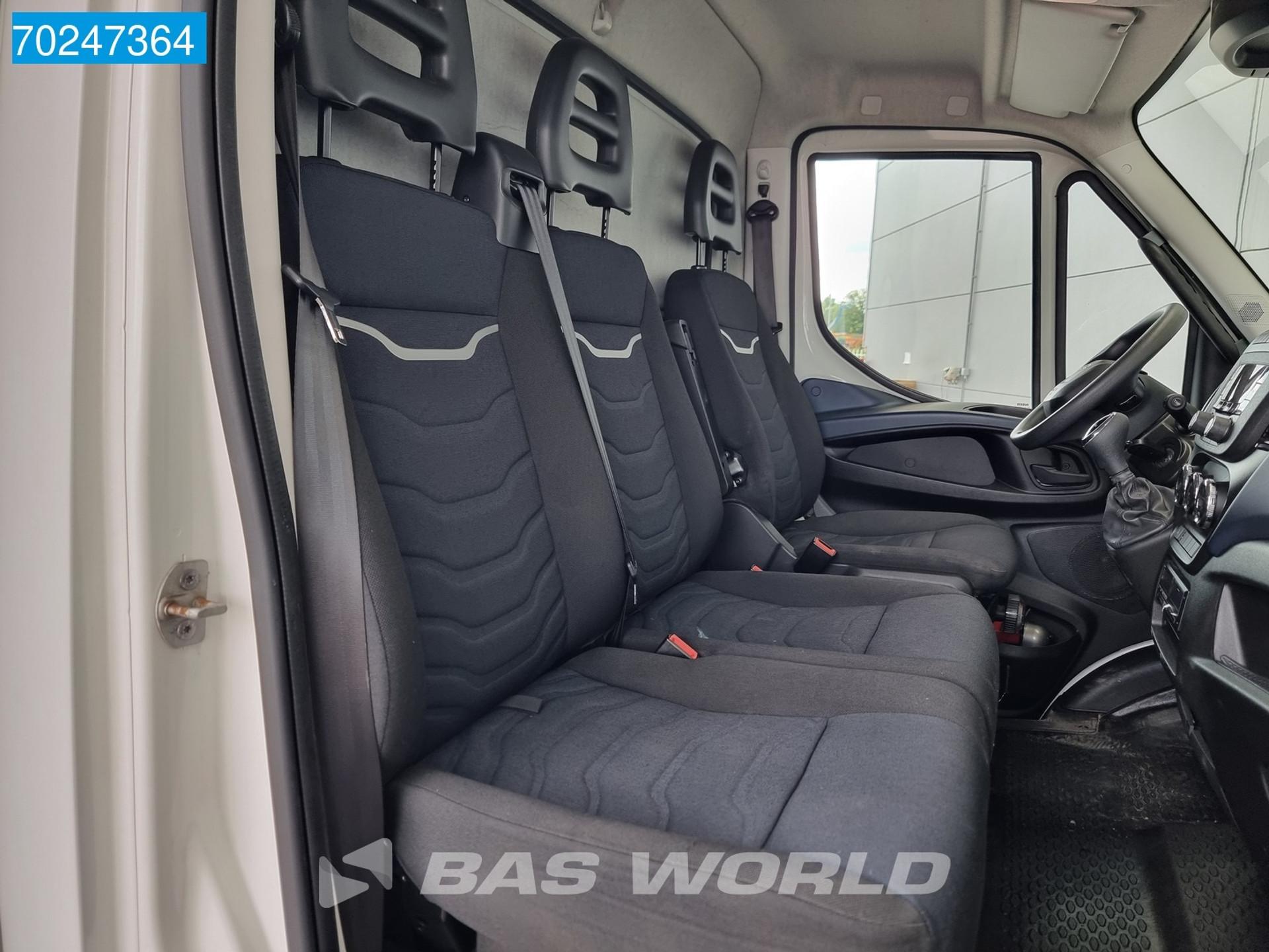 Foto 15 van Iveco Daily 72C21 Automaat Bakwagen Laadklep 7Tons C rijbewijs Meubelbak Koffer Gesloten laadbak 35m3 Airco Cruise control