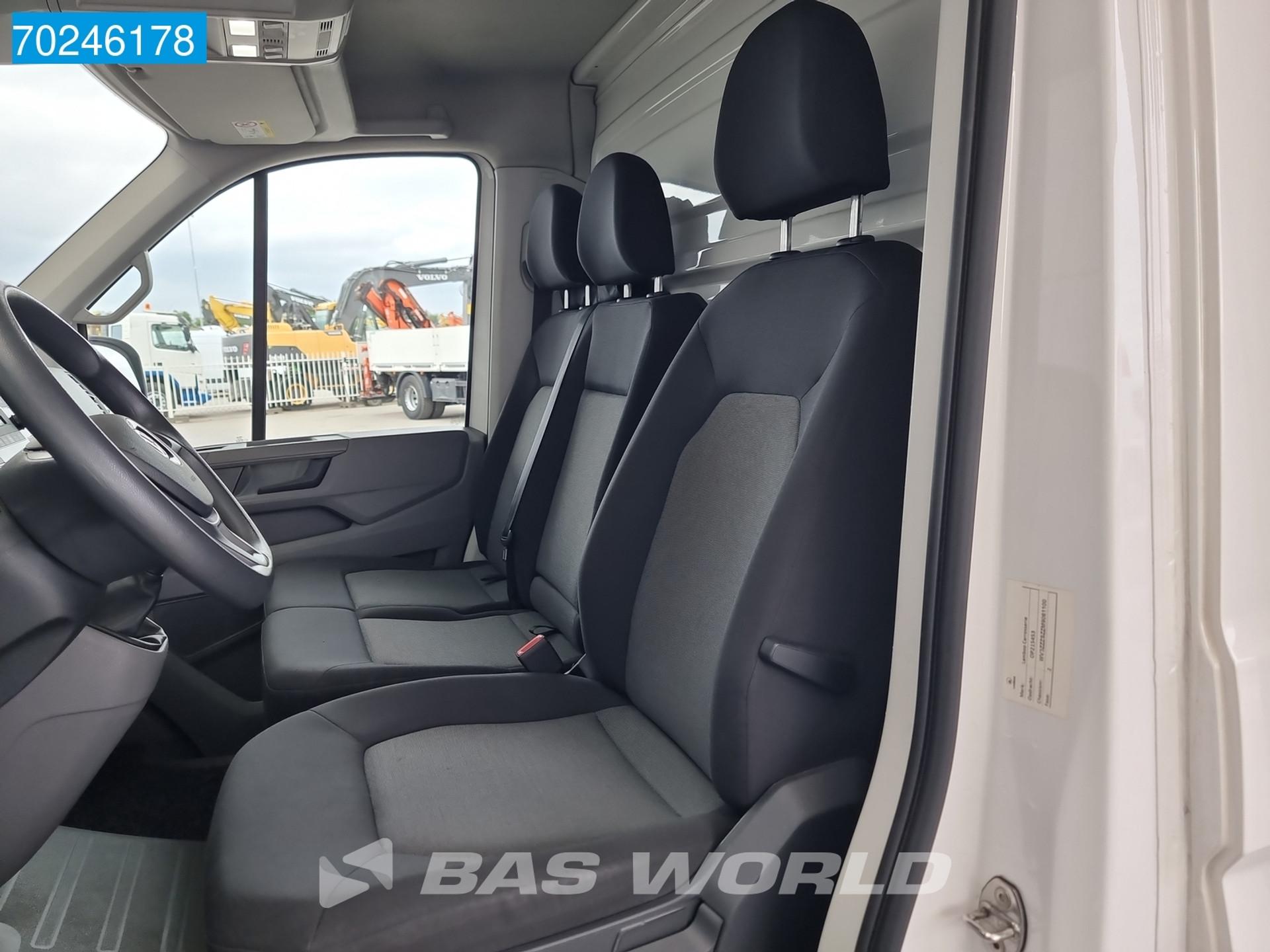 Foto 12 van Volkswagen Crafter 120PK Laadklep Lat om lat Bakwagen Meubelbak Koffer 22m3 Airco Cruise control