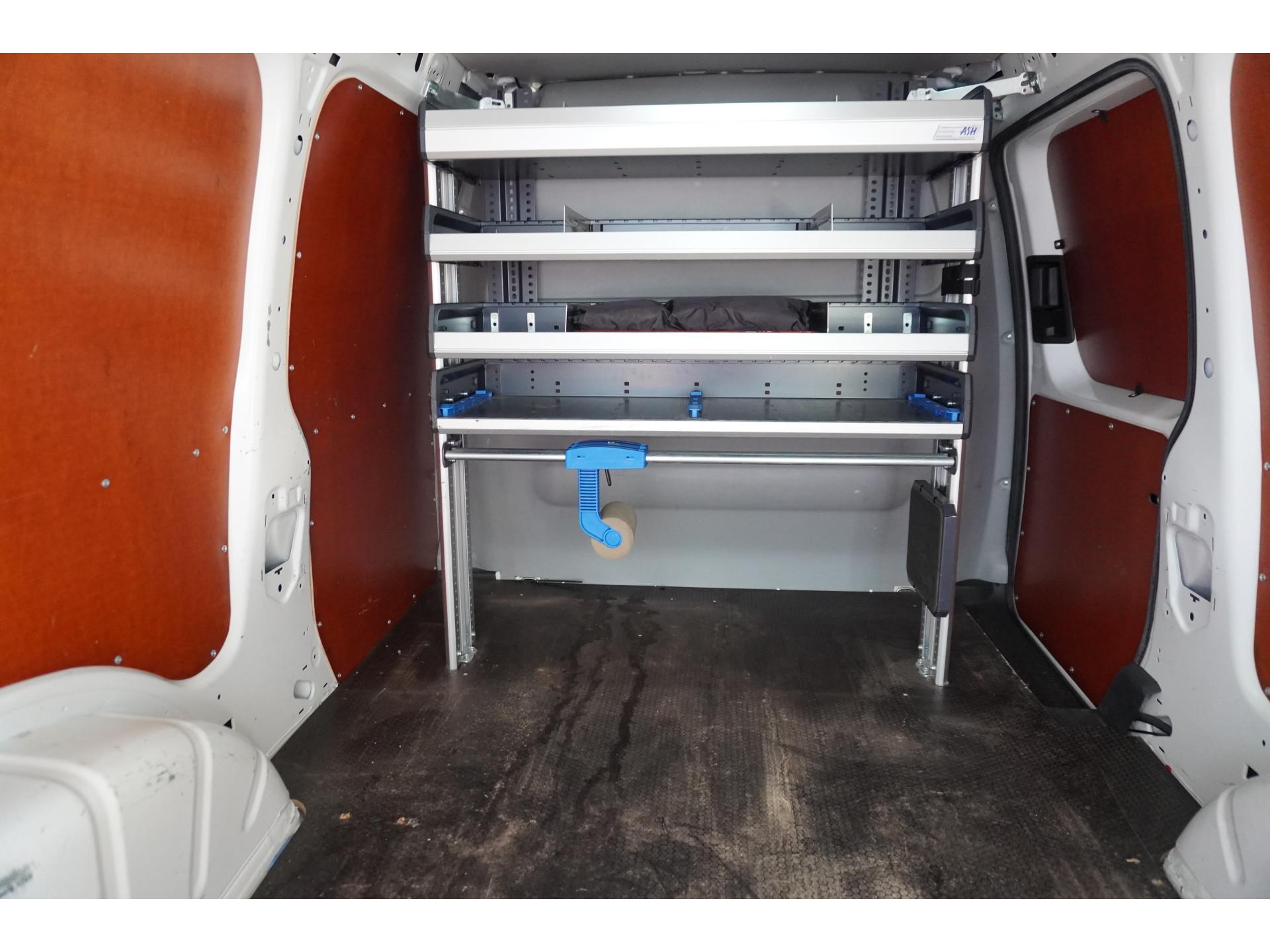 Foto 11 van Volkswagen 2.0 TDI L2H1 BMT Maxi Comfortline