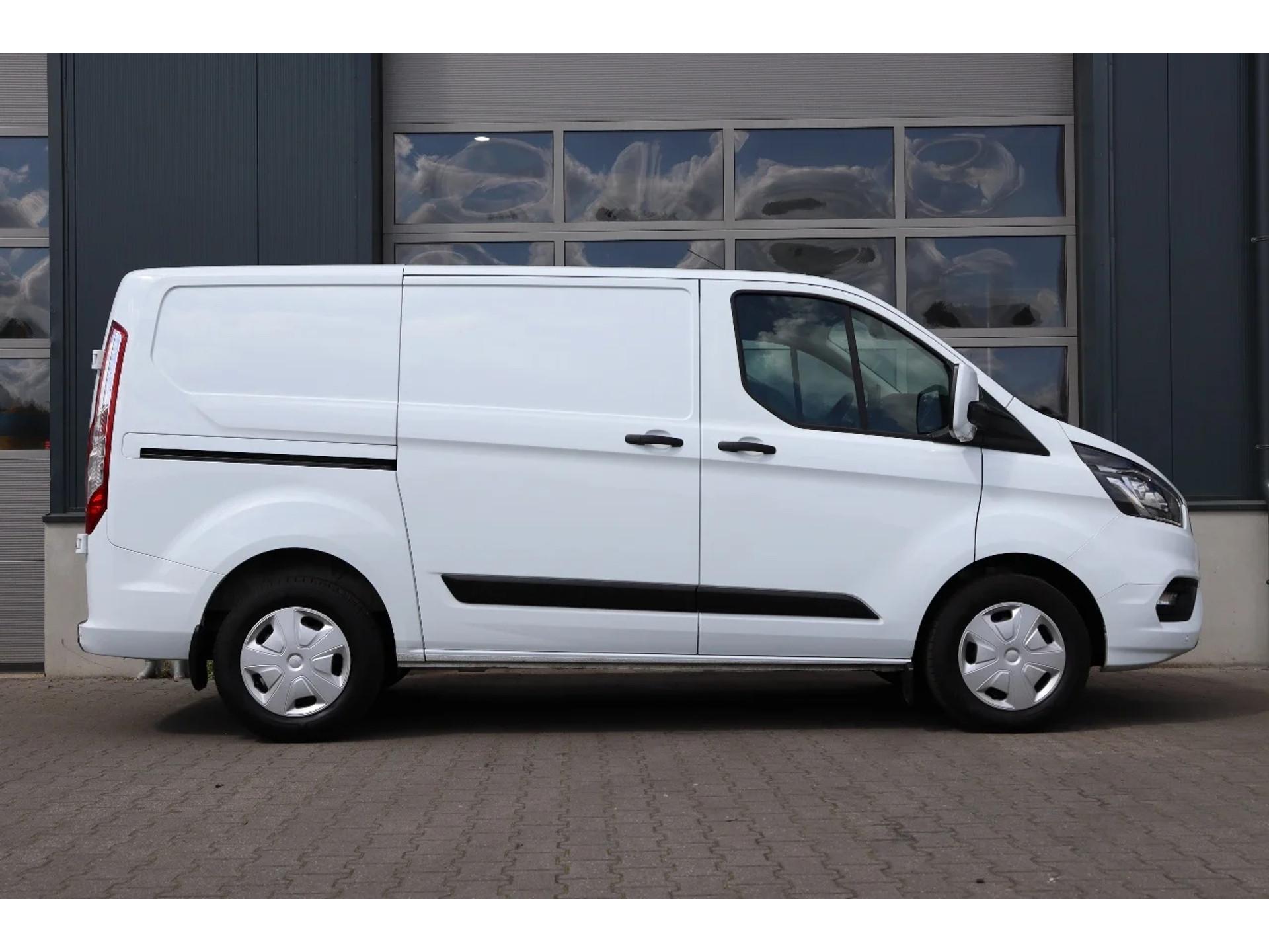 Foto 15 van Ford Transit Custom 2.0 TDCi 130PK L1H1 l FABRIEKSGARANTIE 2026l Airco l Navi l Cruise