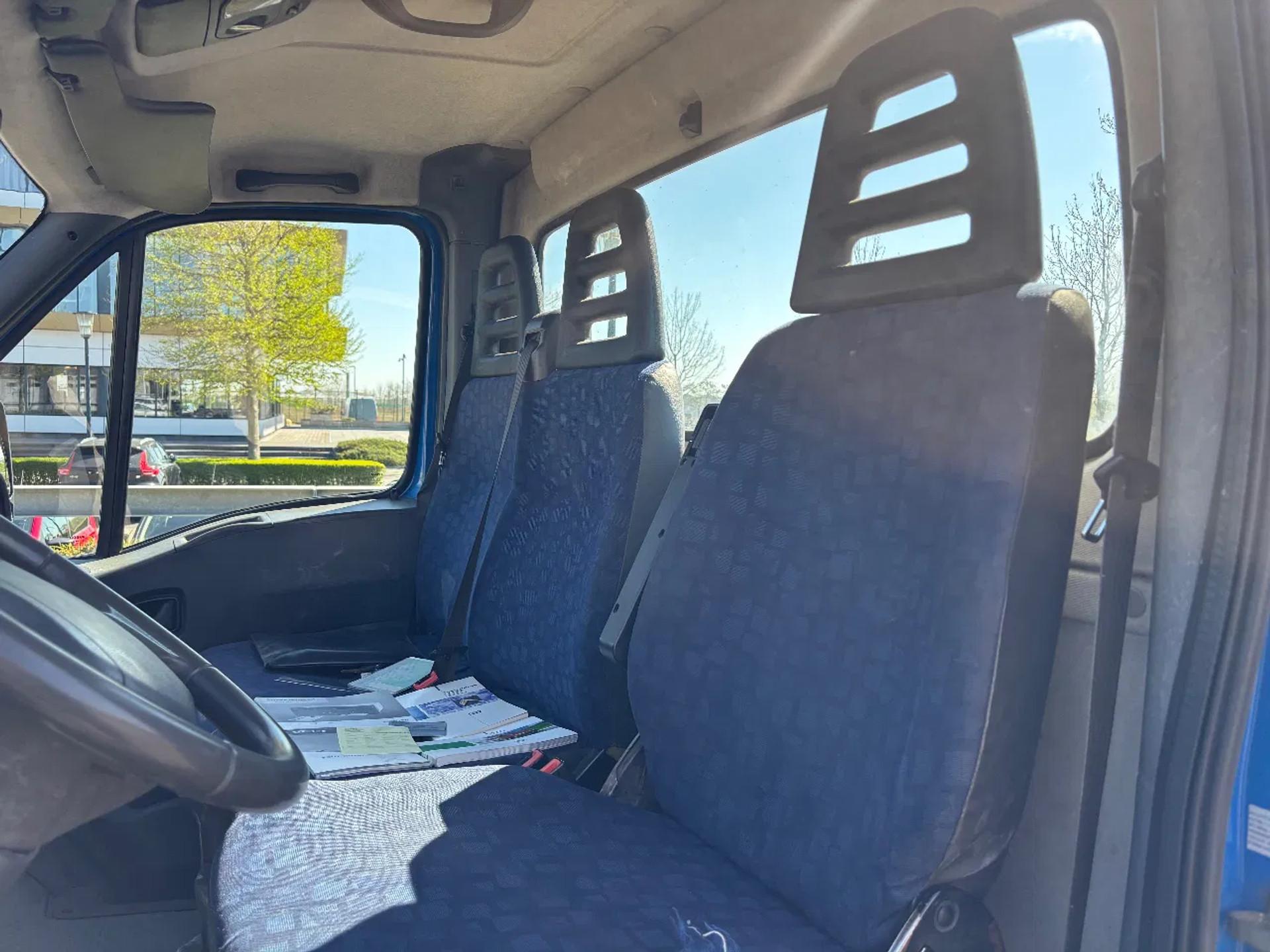 Foto 12 van Iveco 40C10 Openlaadbak Trekhaak & Vangmuil 157700KM Eerste Eigenaar