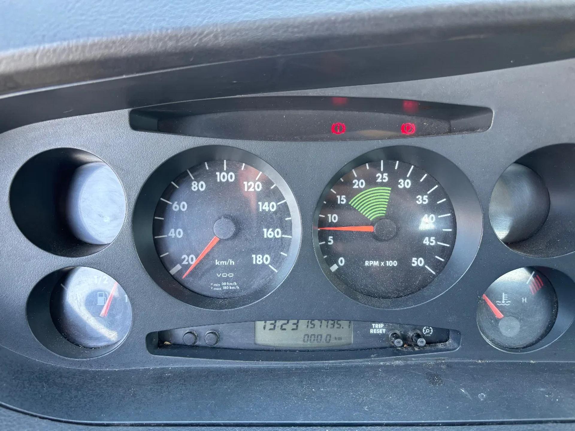 Foto 14 van Iveco 40C10 Openlaadbak Trekhaak & Vangmuil 157700KM Eerste Eigenaar