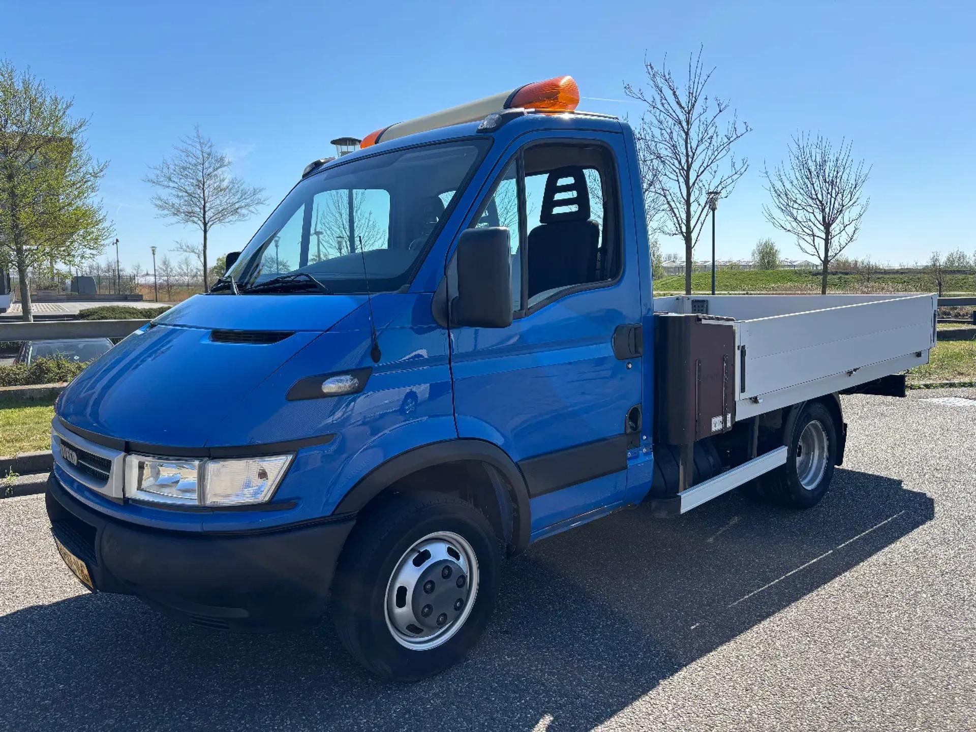 Foto 2 van Iveco 40C10 Openlaadbak Trekhaak & Vangmuil 157700KM Eerste Eigenaar