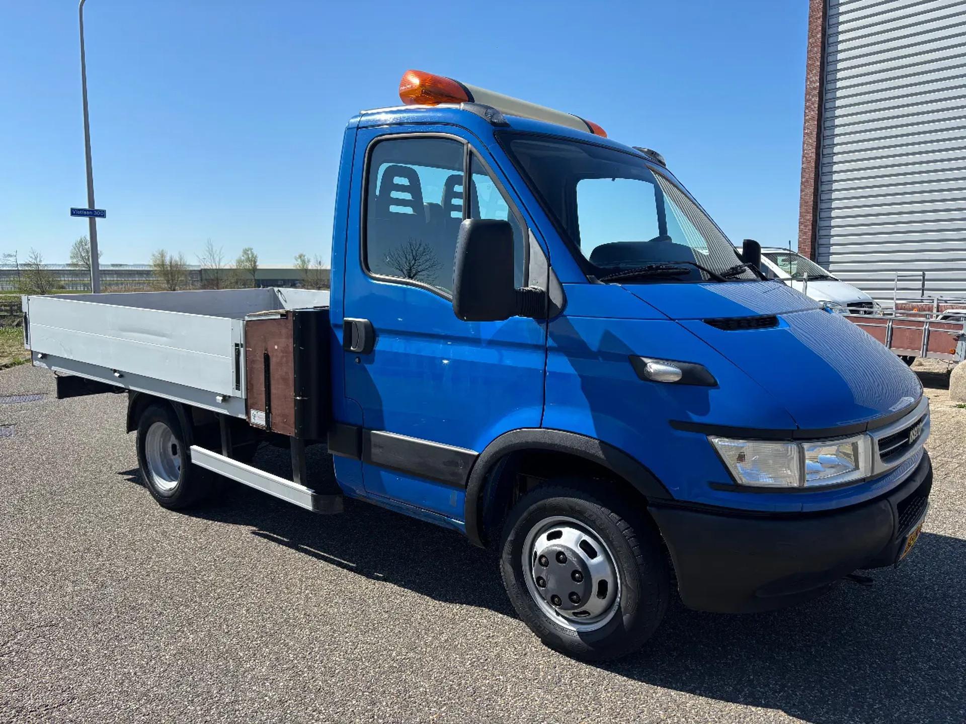 Foto 3 van Iveco 40C10 Openlaadbak Trekhaak & Vangmuil 157700KM Eerste Eigenaar