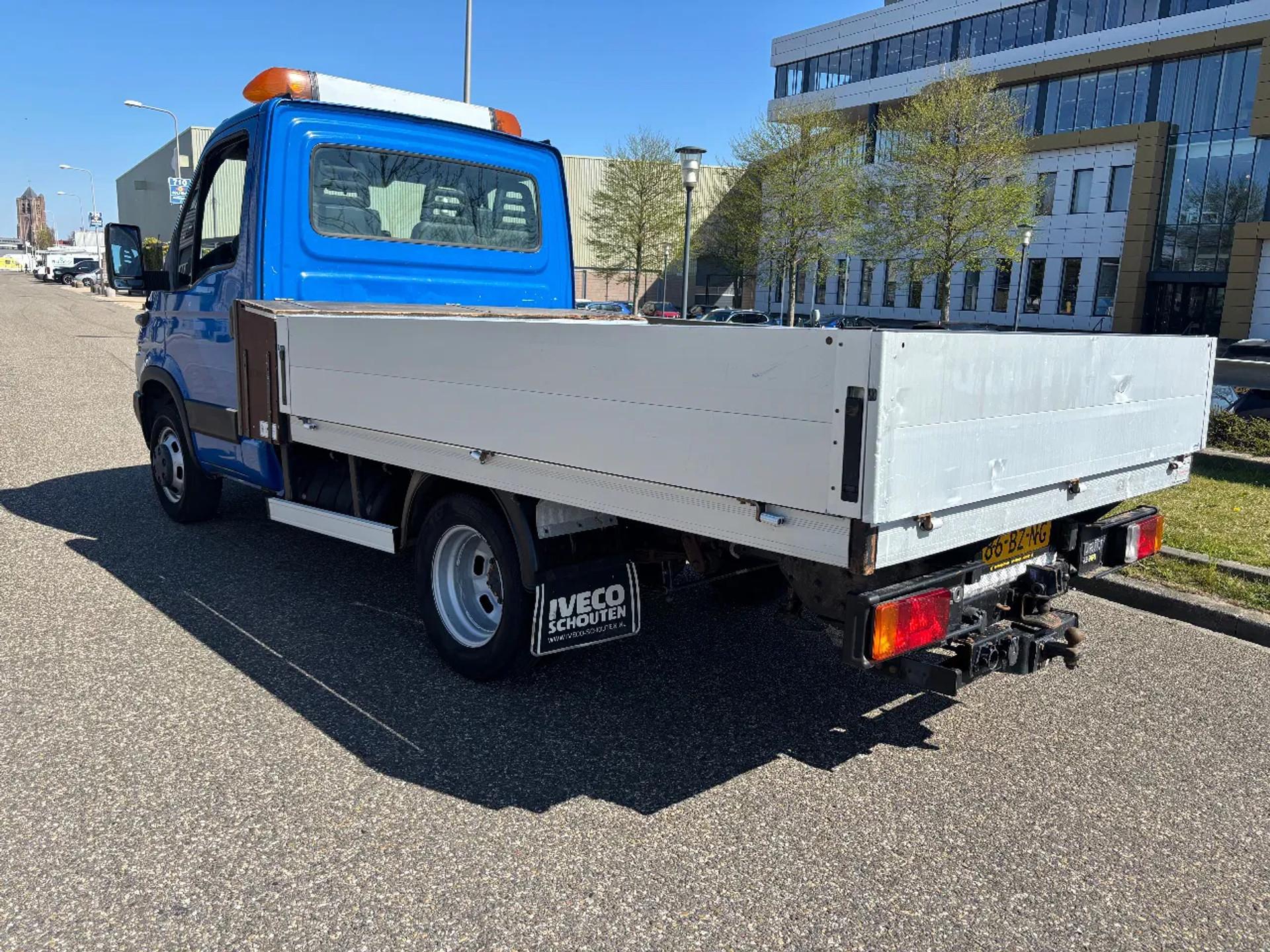 Foto 5 van Iveco 40C10 Openlaadbak Trekhaak & Vangmuil 157700KM Eerste Eigenaar