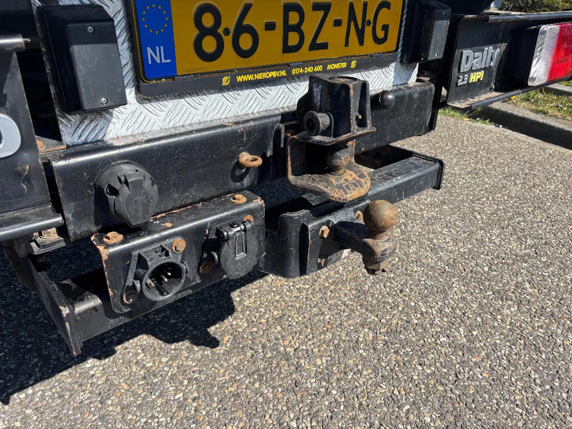 Foto 6 van Iveco 40C10 Openlaadbak Trekhaak & Vangmuil 157700KM Eerste Eigenaar