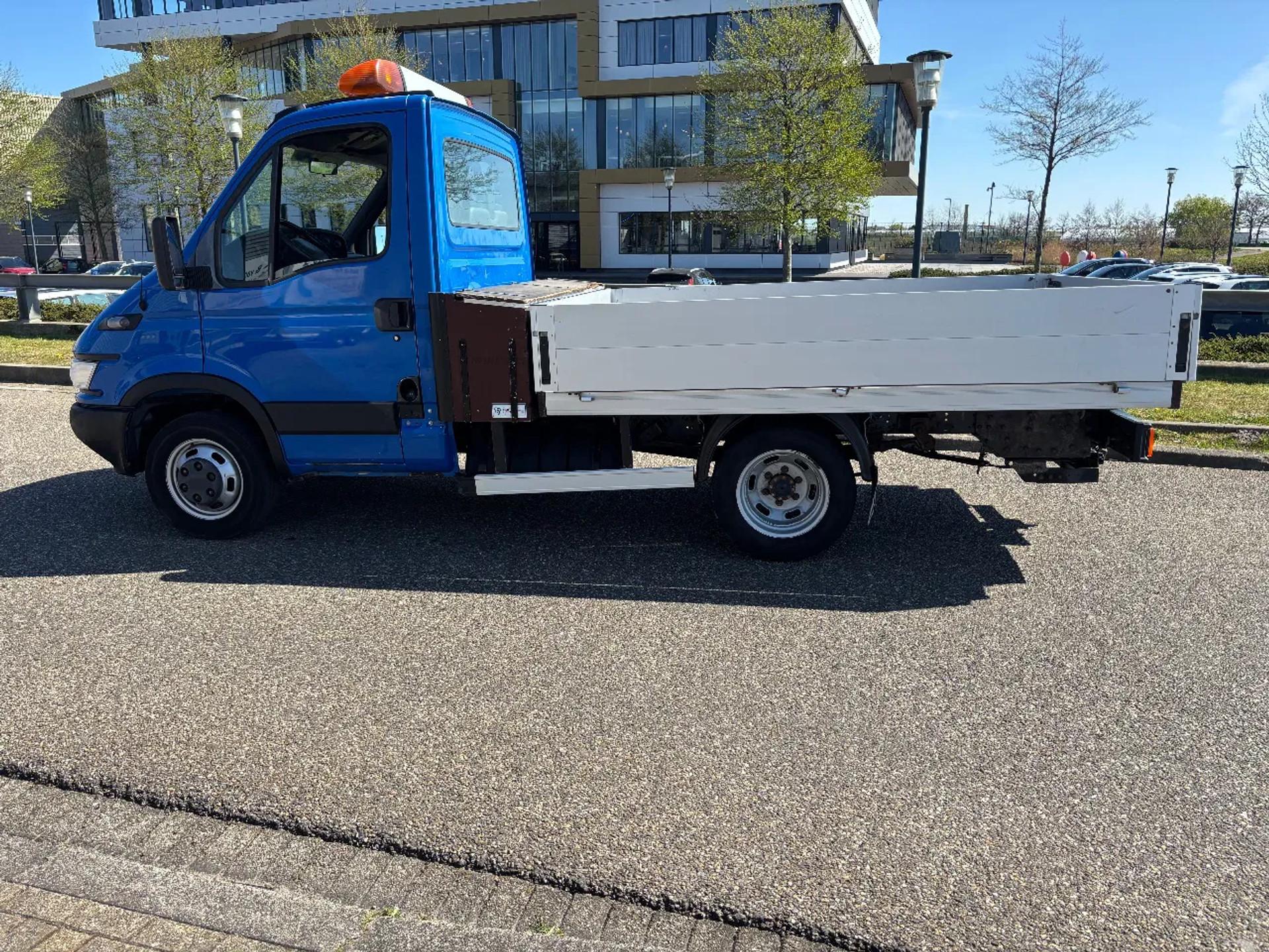 Foto 8 van Iveco 40C10 Openlaadbak Trekhaak & Vangmuil 157700KM Eerste Eigenaar