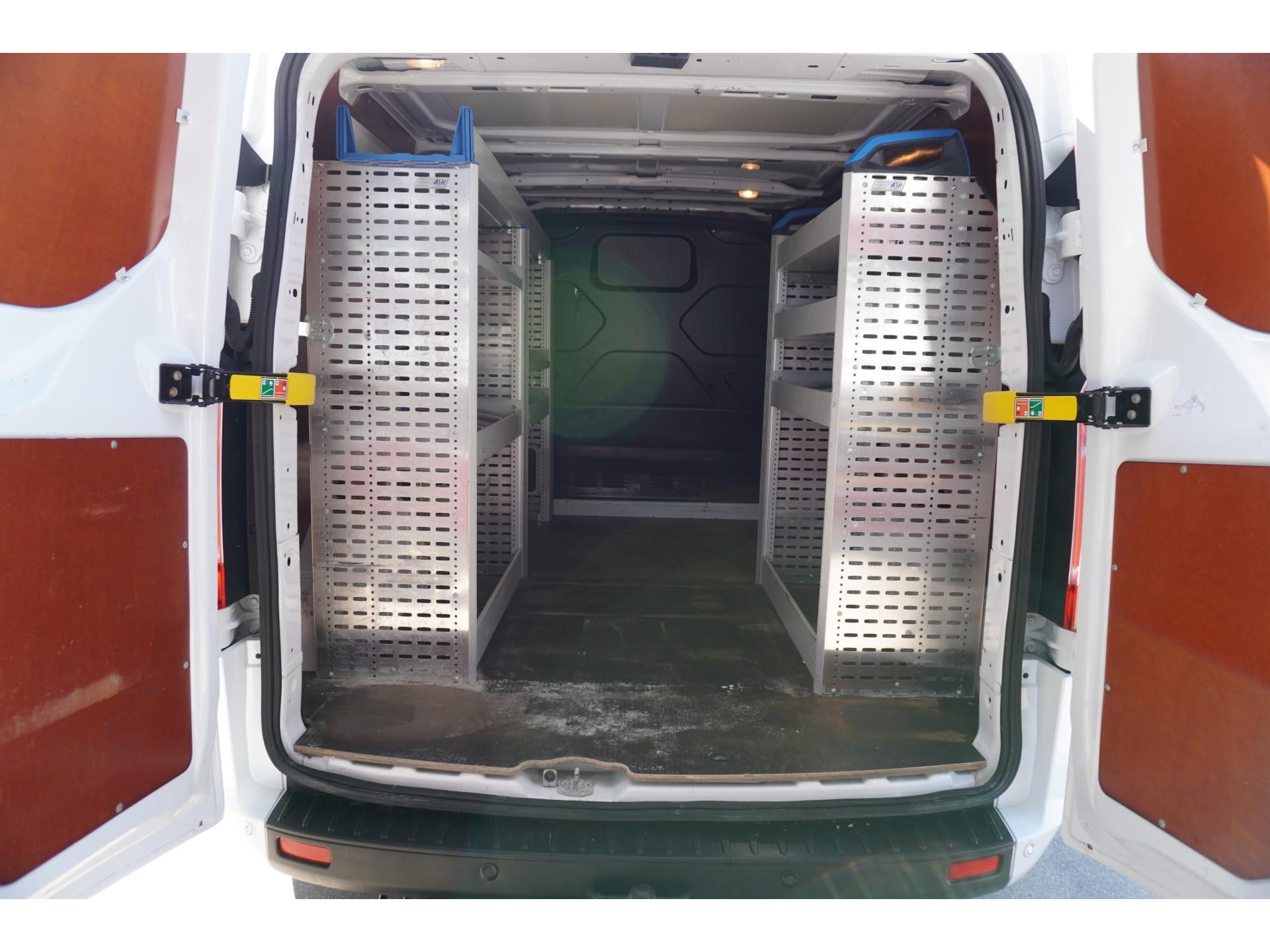 Foto 11 van Ford 300S 2.0 TDCI 130PK L1H1 Trend