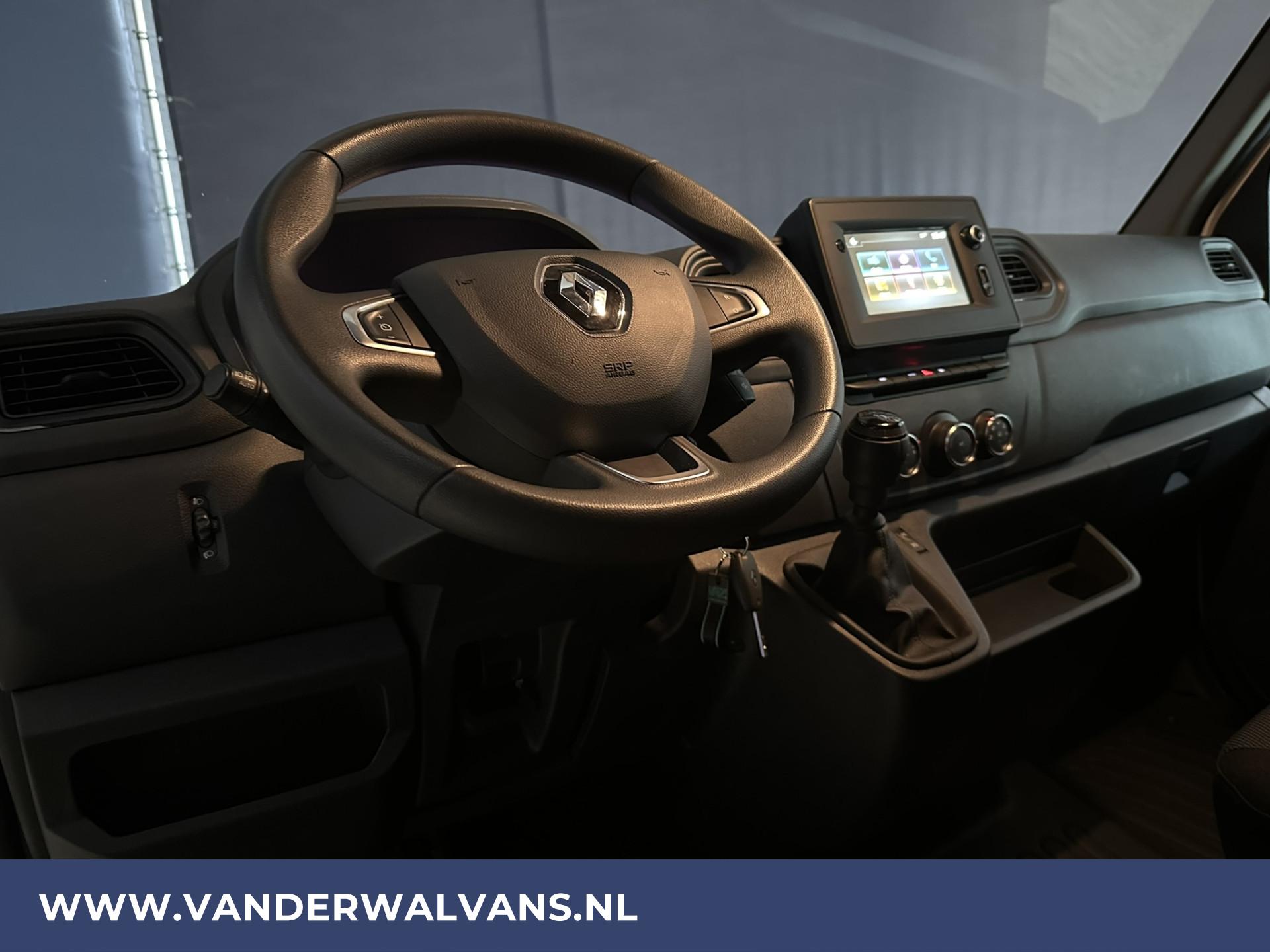 Foto 13 van Renault 2.3 dCi 136pk L2H2 Euro6 Airco | Camera | Navigatie | 2500kg Trekhaak | Cruisecontrol