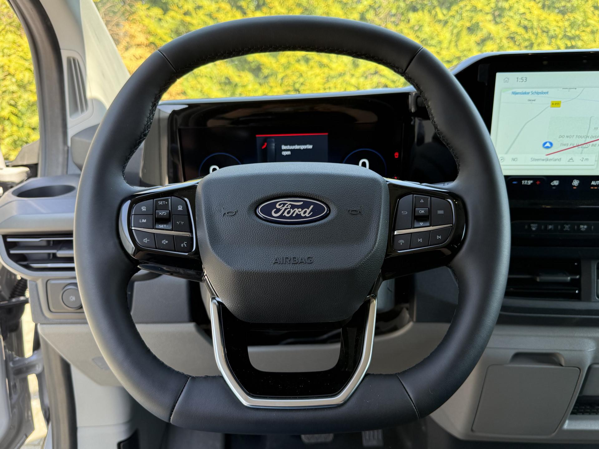 Foto 12 van Ford 2.0 TDCI 170 PK AUTOMAAT / L2H1 / Limited Sport / 6 PERS DUBBEL CABINE / 2x SCHUIFDEUR / CAMERA / 6 PERSOONS