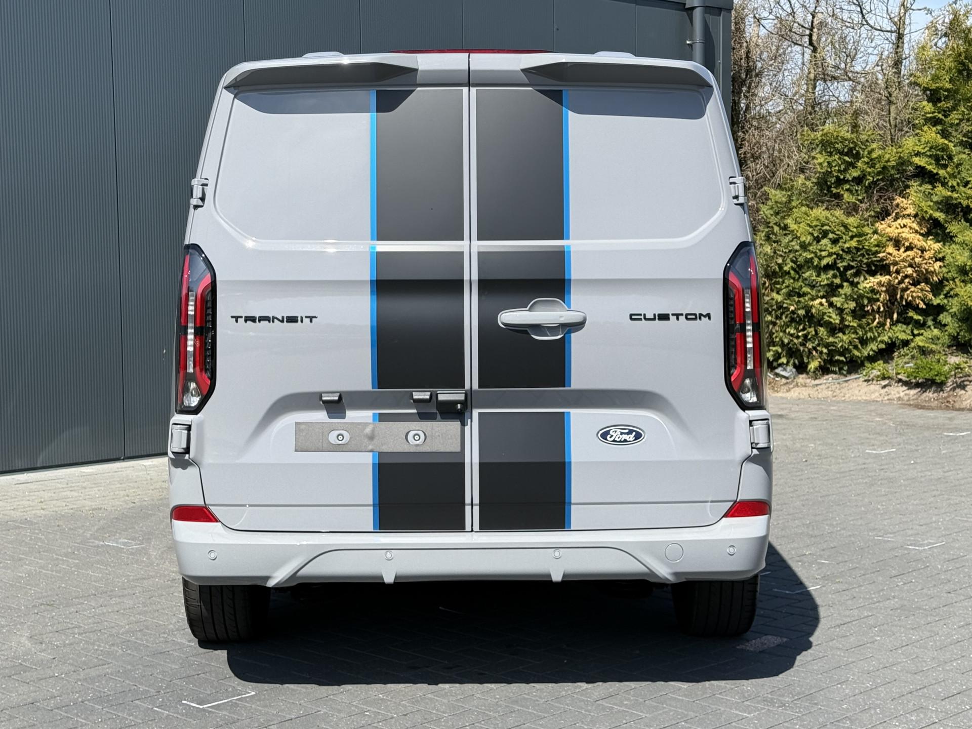 Foto 22 van Ford 2.0 TDCI 170 PK AUTOMAAT / L2H1 / Limited Sport / 6 PERS DUBBEL CABINE / 2x SCHUIFDEUR / CAMERA / 6 PERSOONS