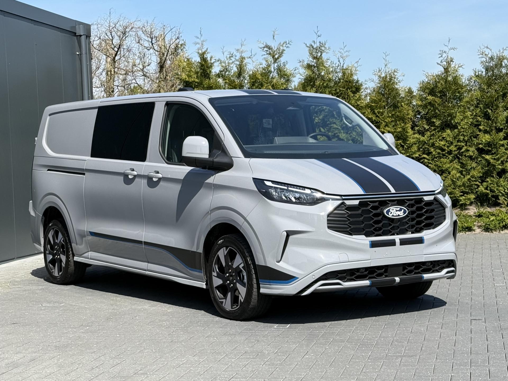 Foto 4 van Ford 2.0 TDCI 170 PK AUTOMAAT / L2H1 / Limited Sport / 6 PERS DUBBEL CABINE / 2x SCHUIFDEUR / CAMERA / 6 PERSOONS