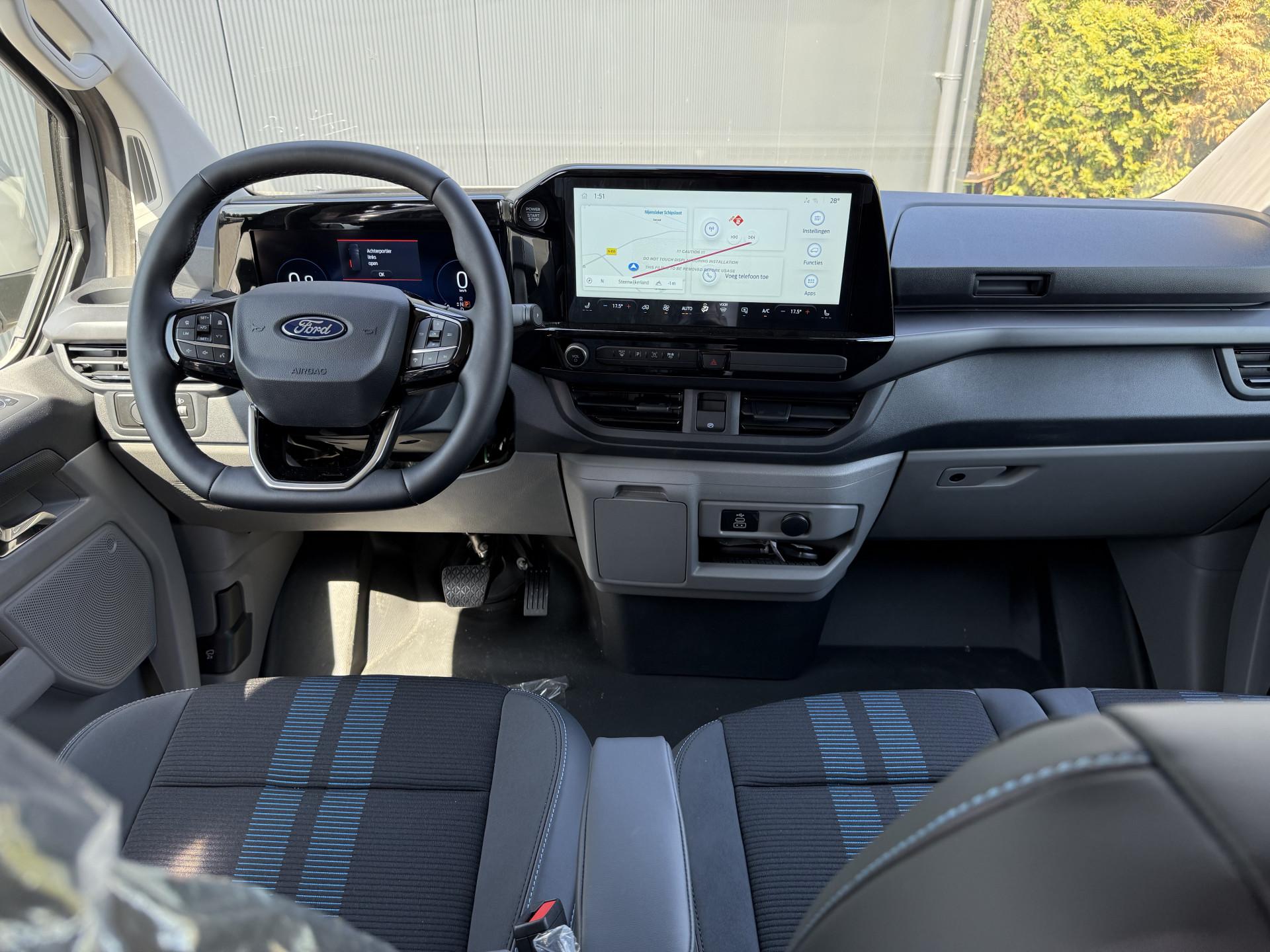 Foto 6 van Ford 2.0 TDCI 170 PK AUTOMAAT / L2H1 / Limited Sport / 6 PERS DUBBEL CABINE / 2x SCHUIFDEUR / CAMERA / 6 PERSOONS