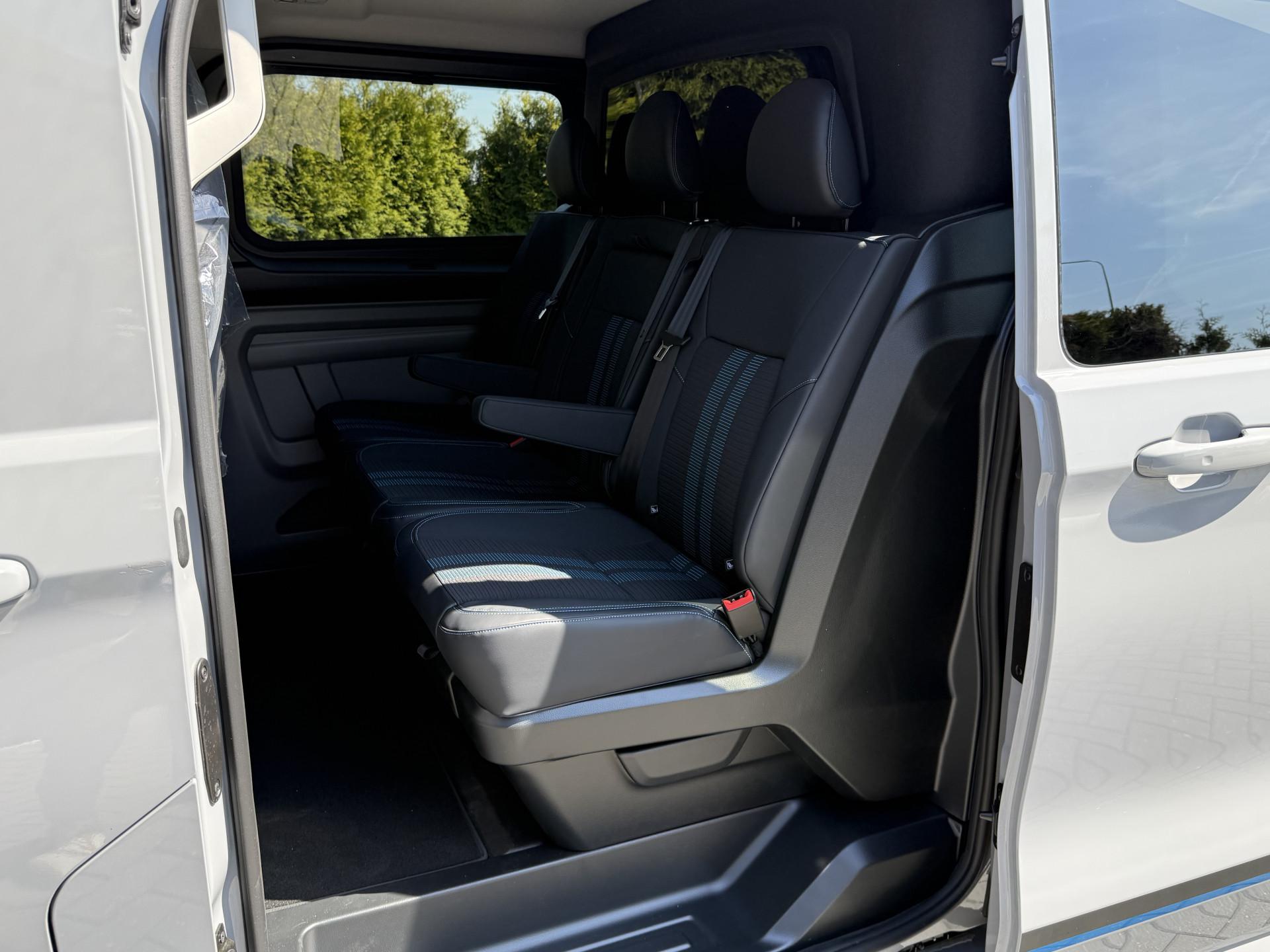 Foto 8 van Ford 2.0 TDCI 170 PK AUTOMAAT / L2H1 / Limited Sport / 6 PERS DUBBEL CABINE / 2x SCHUIFDEUR / CAMERA / 6 PERSOONS