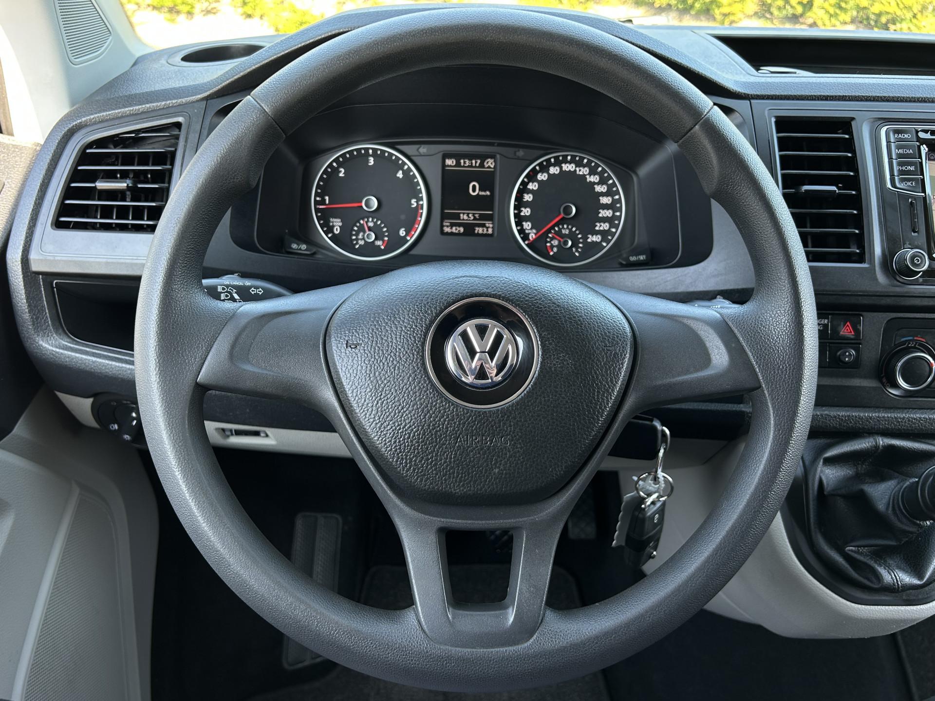 Foto 11 van Volkswagen 2.0 TDI 102 PK / L2H1 / 1e EIG. / BOTT INRICHTING / IMPERIAAL / AIRCO / CRUISE / NAVI