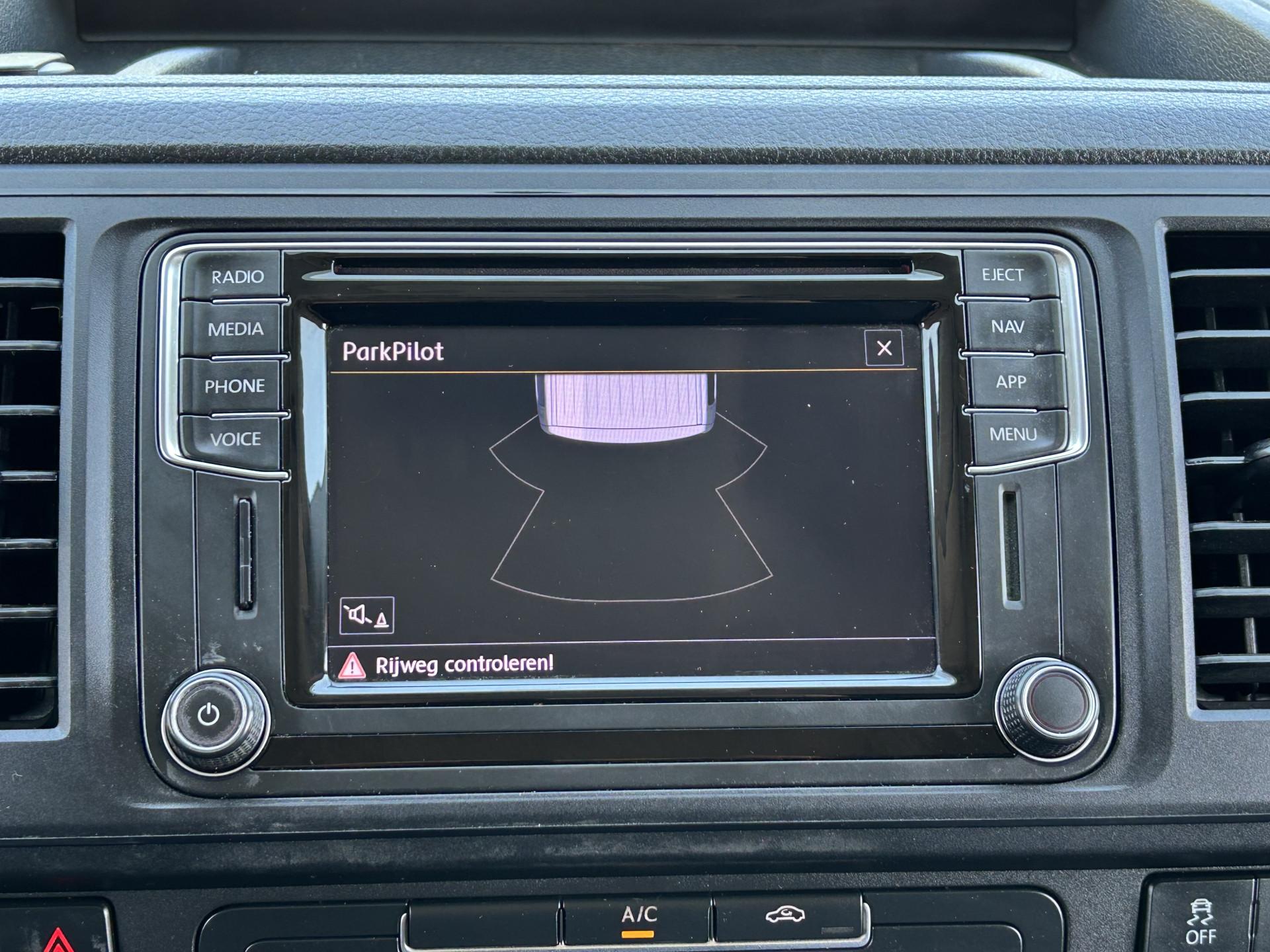 Foto 17 van Volkswagen 2.0 TDI 102 PK / L2H1 / 1e EIG. / BOTT INRICHTING / IMPERIAAL / AIRCO / CRUISE / NAVI