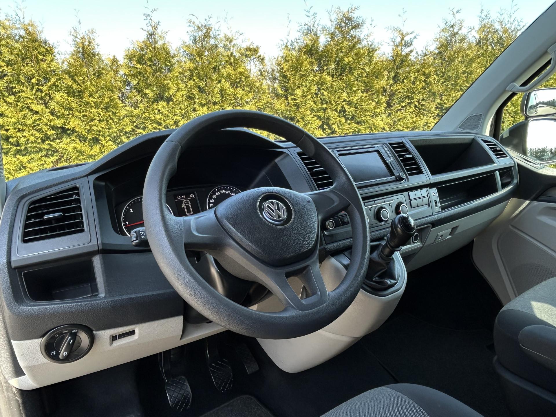 Foto 7 van Volkswagen 2.0 TDI 102 PK / L2H1 / 1e EIG. / BOTT INRICHTING / IMPERIAAL / AIRCO / CRUISE / NAVI