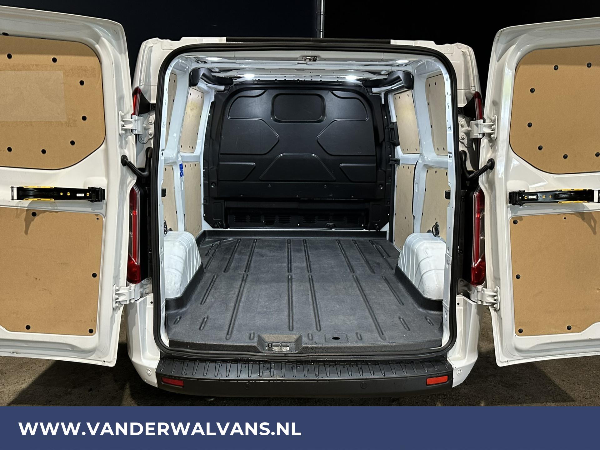 Foto 3 van Ford Transit Custom 2.0 TDCI L1H1 Euro6 Airco | Camera | LED | Cruisecontrol | Parkeersensoren